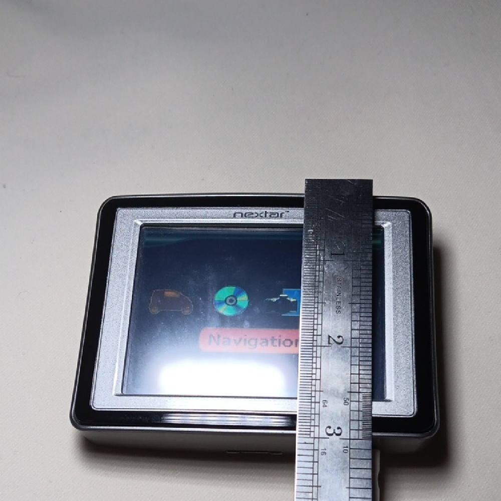 Nextar Silver GPS Navigation Device - Picture 3 of 8